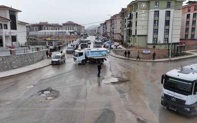 Yeşilyurt Belediyesi Deprem Konutlarında Bayram Öncesi Temizlik Çalışmalarını Yoğunlaştırdı