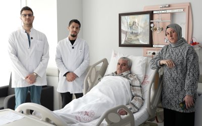 Malatya’da 20 Santimetrelik Dev Kitle Kapalı Yöntemle Çıkarıldı