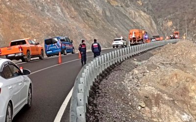 Doğanşehir Erkenek’te Heyelan Yolu Kapattı