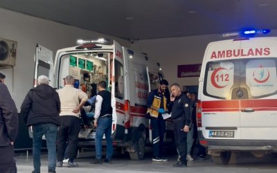 Yeşilyurt’ta Akrabalar Arasında Bıçaklı Kavga: 2 Yaralı