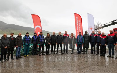 Tunceli’de Uzunçayır Baraj Gölü’ne 1,5 Milyon Yavru Alabalık Bırakıldı