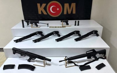 Elazığ’da Silah Operasyonu: 8 Ruhsatsız Silah Ele Geçirildi, 1 Kişi Tutuklandı