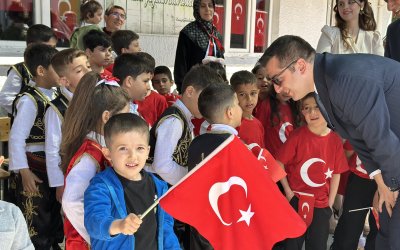 Yazıhan'da 23 Nisan Coşkusu: Kaymakam Kurt Öğrencilerle Bocce Oynadı