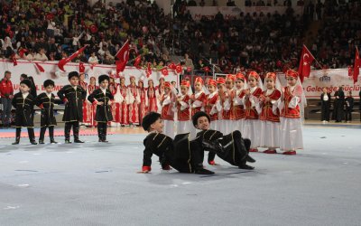 Malatya’da 23 Nisan Coşkusu Salona Sığmadı