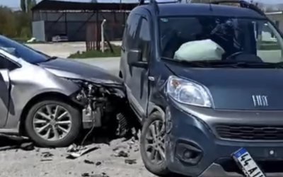 Dilek Mahallesi’nde Trafik Kazası: 4 Yaralı