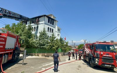 Medresede Korkutan Yangın; Maddi Hasar Oluştu