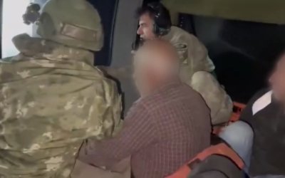 Sarp Arazide Mahsur Kalan Vatandaşlar Askeri Helikopterlerle Kurtarıldı