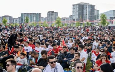 Malatya’da Milli Maç Coşkusu Dev Ekrana Taştı