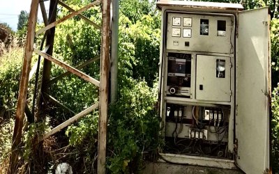 Açık Elektrik Panoları Mahalleliyi Endişelendiriyor