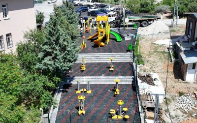 Yeşilyurt Belediyesi’nden Banazı’ya ‘Güneş Enerjili’ Çocuk Parkı!
