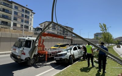 Battalgazi Alt Geçidinde Kaza: 3 Yaralı