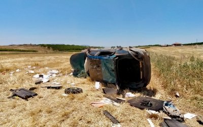 Havaalanı Yolunda Feci Kaza: Otomobil Hurdaya Döndü