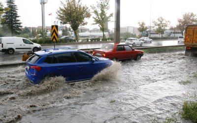 Meteoroloji'den Kuvvetli Yağış Uyarısı: Karadeniz ve Doğu Anadolu'da Dikkat