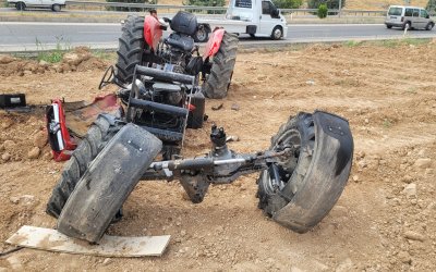 Traktör Şarampole Devrildi: 2 Yaralı