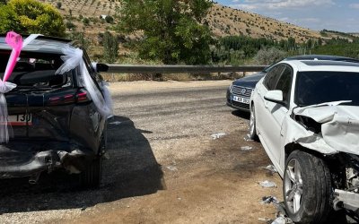 Düğün Konvoyunda Zincirleme Kaza: 4 Yaralı