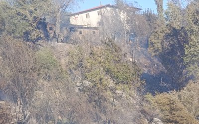 Darende'deki Yangın Kontrol Altına Alındı: 2 Ahır Yandı, 3 Kişi Dumandan Etkilendi