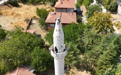 Depremde Hasar Gören Hafız Camii Alemi Tehlike Saçıyor