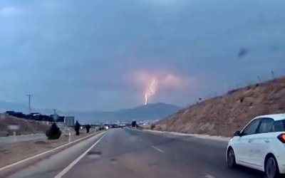 Malatya’da Yıldırımın Düştüğü An Kamerada