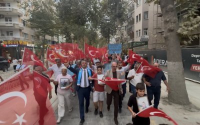 İYİ Parti'den Bayrak Yürüyüşü: “İhanetin Zaman Aşımı Yoktur”
