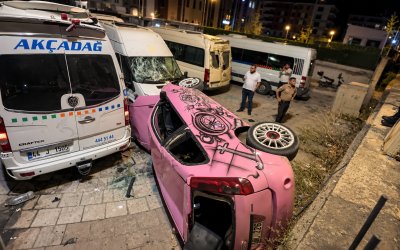 Malatya’da Otomobil Otoparka Uçtu, Ortalık Savaş Alanına Döndü