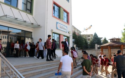 Hekimhan’da Bin 300 Öğrenci Ders Başı Yaptı