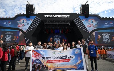 Yeşilyurt Belediyesi'nden Gençlere TEKNOFEST Gezisi