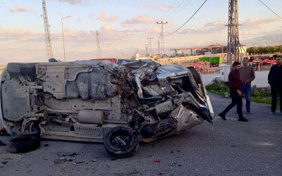 Yazıhan'da Minibüs İle Otomobil Çarpıştı: 1’i Ağır 3 Yaralı