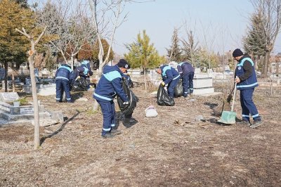 Battalgazi Belediyesi'nden mezarlıklarda temizlik seferberliği