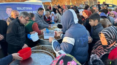 CHP’li Ağbaba konteyner kentte iftar verdi