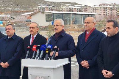 Bakan Uraloğlu: Deprem bölgesinde konut ve altyapı çalışmaları hızla tamamlanıyor