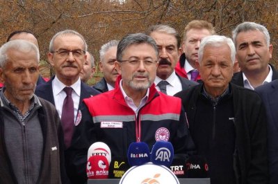Bakan Yumaklı'dan zirai don hasarına ilişkin açıklama: Ödemeleri derhal yapılacak