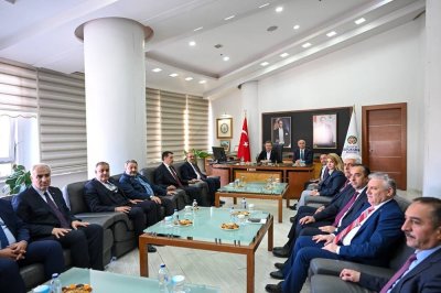 Bakan Yumaklı zirai donun etkilerini sahada görmek için Malatya'da