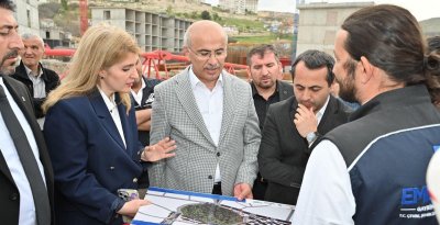 AK Parti Heyeti Akçadağ'a Çıkarma Yaptı