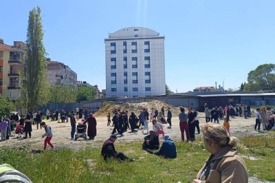 AFAD'tan uyarı: Hasarlı yapılara yanaşmayın!