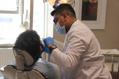 İmplant çevresinde oluşabilecek enfeksiyona dikkat!