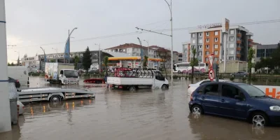 Karademir Yine Sahadaydı Selde Vatandaşa Yardıma Koştu
