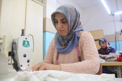 Malatya'da Kursiyerler Gazze'deki Kadın ve Çocuklar İçin Üretiyor