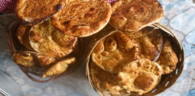 Malatya'nın yöresel ekmeğini yaparak il dışına gönderiyor