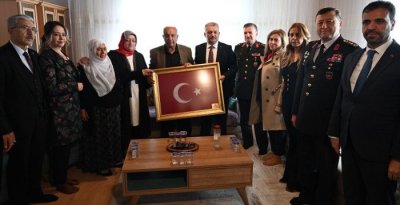 Vali Yazıcı'dan şehit ailelerine bayram ziyareti