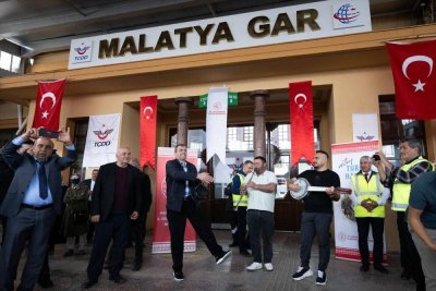 "Turistik Diyarbakır Ekspresi" Malatya'da mola verdi