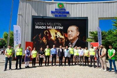 Malatya'da savaş mağdurlarına ulaştırılmak üzere 23 bin kutu ilaç toplandı