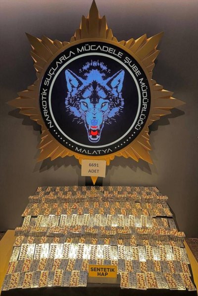 Uyuşturucu operasyonlarında 10 zanlı tutuklandı