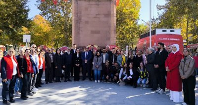 "Cumhuriyet'e ve onun kazanımlarına olan bağlılığımız devam edecektir"